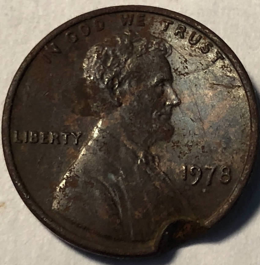 Strange-Memorial-Lincoln-Penny-Shape-Interesting-To-See
