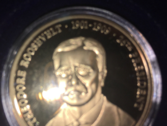 Cant-Find-Any-Info-On-This-Coin-Set-Please-Help-Out!!