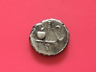Julius-Caesar-AR-Denarius
