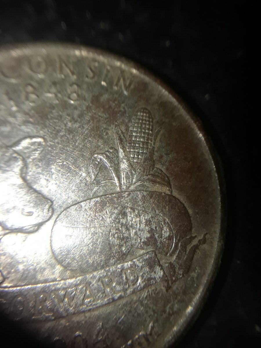 2004-Extra-Low-Leaf-Wisconsin-Quarter.-Found-Metal-Detecting.