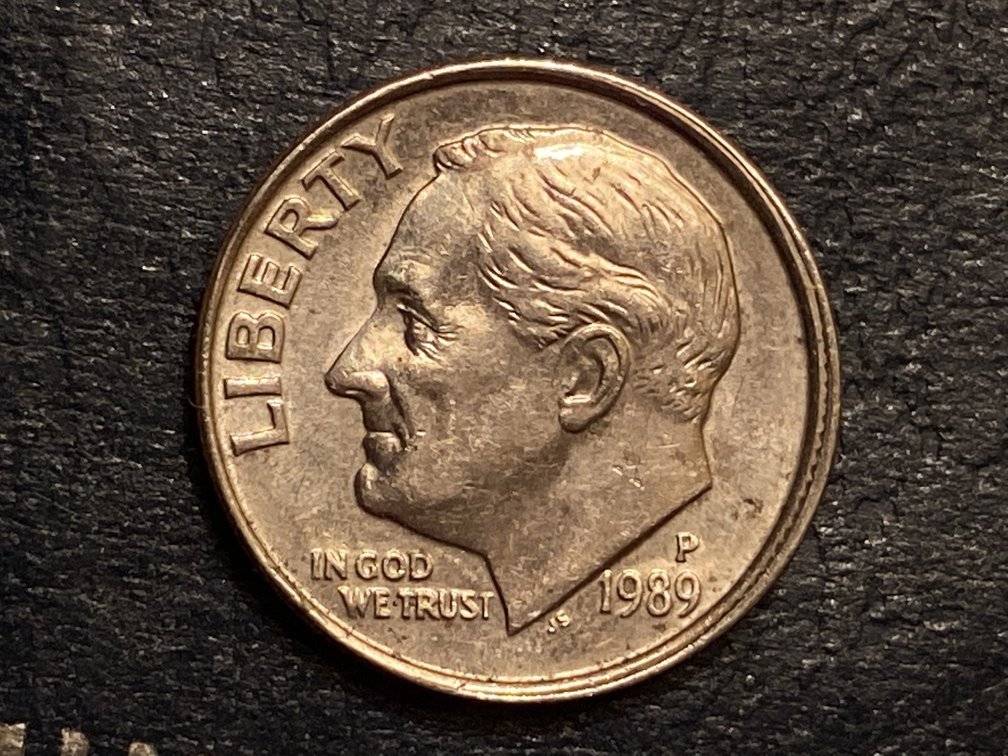 Something-Going-On-With-The-Rim-On-This-1989-P-Roosevelt-Dime