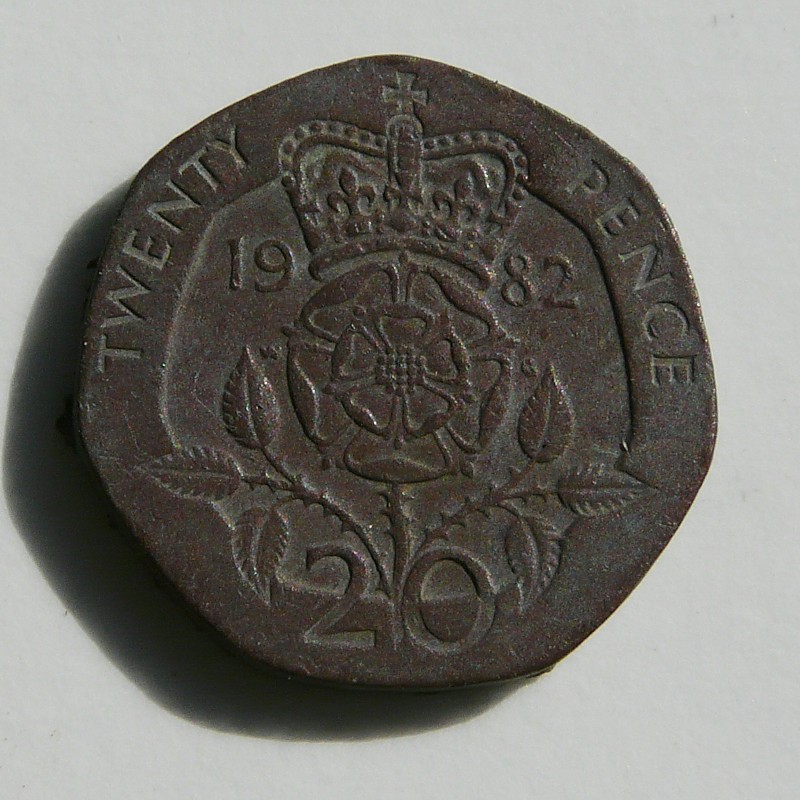 1982-20-Pence---Off-Metal-Strike-Oms