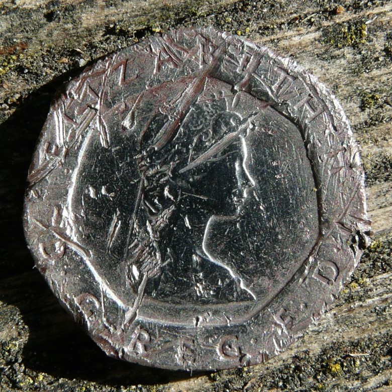 1982-20-Pence---Off-Metal-Strike-Oms
