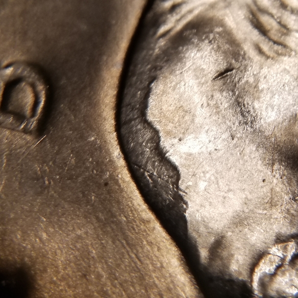 1977-D-Eisenhower-Dollar--What-Happened-To-Ike's-Head?