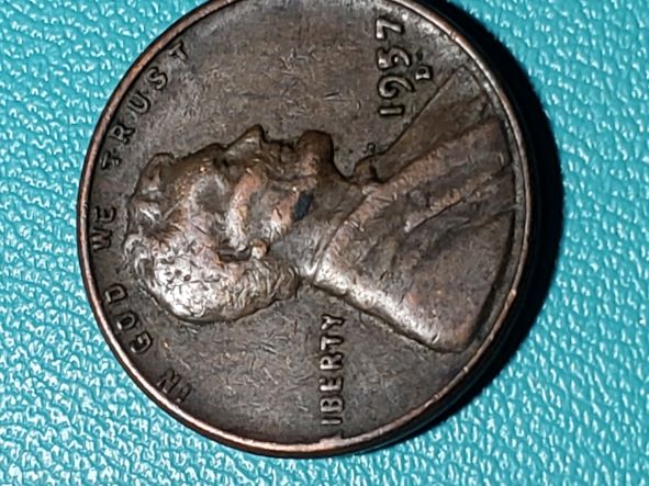 1957-D-Lincoln-Cent-With-No-L-Or-On-Reverse