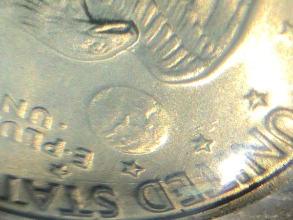 1972-S-Eisenhower-Silver-Uncirculated-Blue-Ike-Anomaly