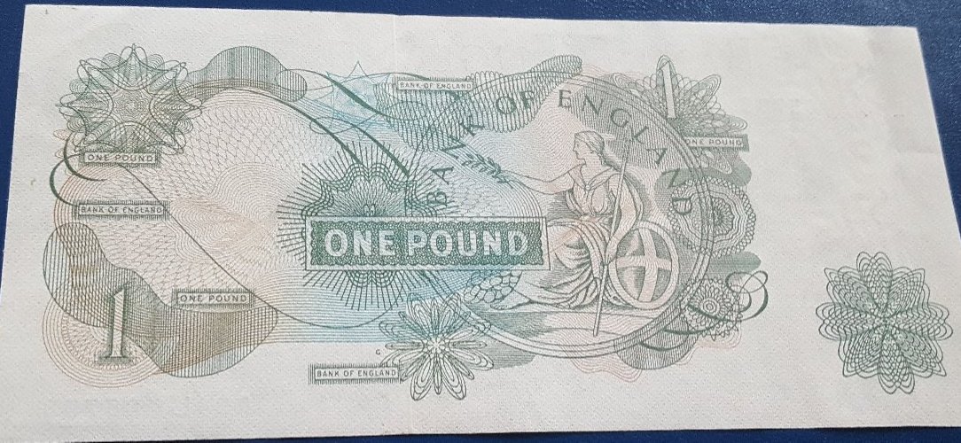 United-Kingdom-Pound-Notes