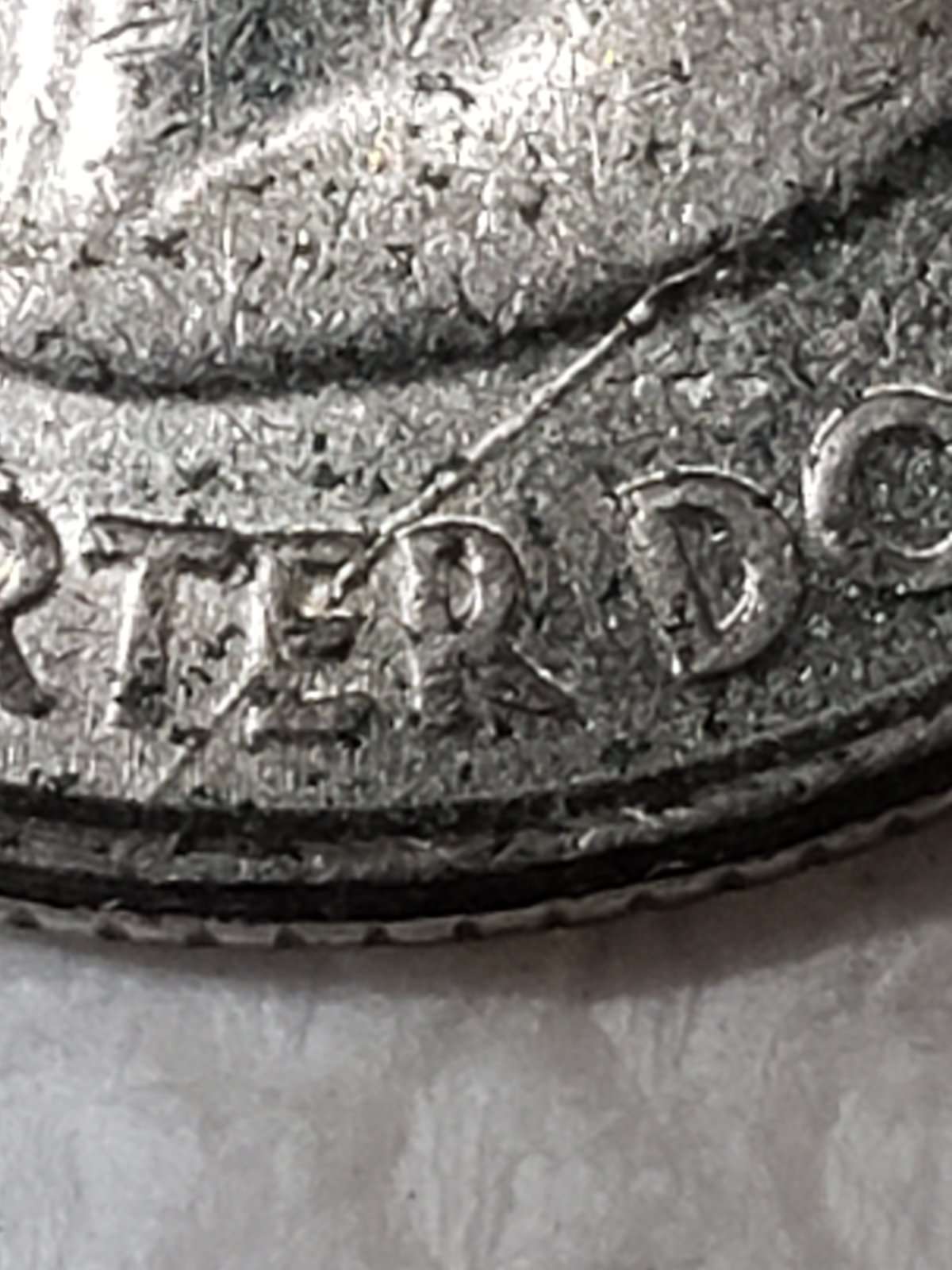 1999-P-Connecticut-Quarter-Obverse-Die-Break
