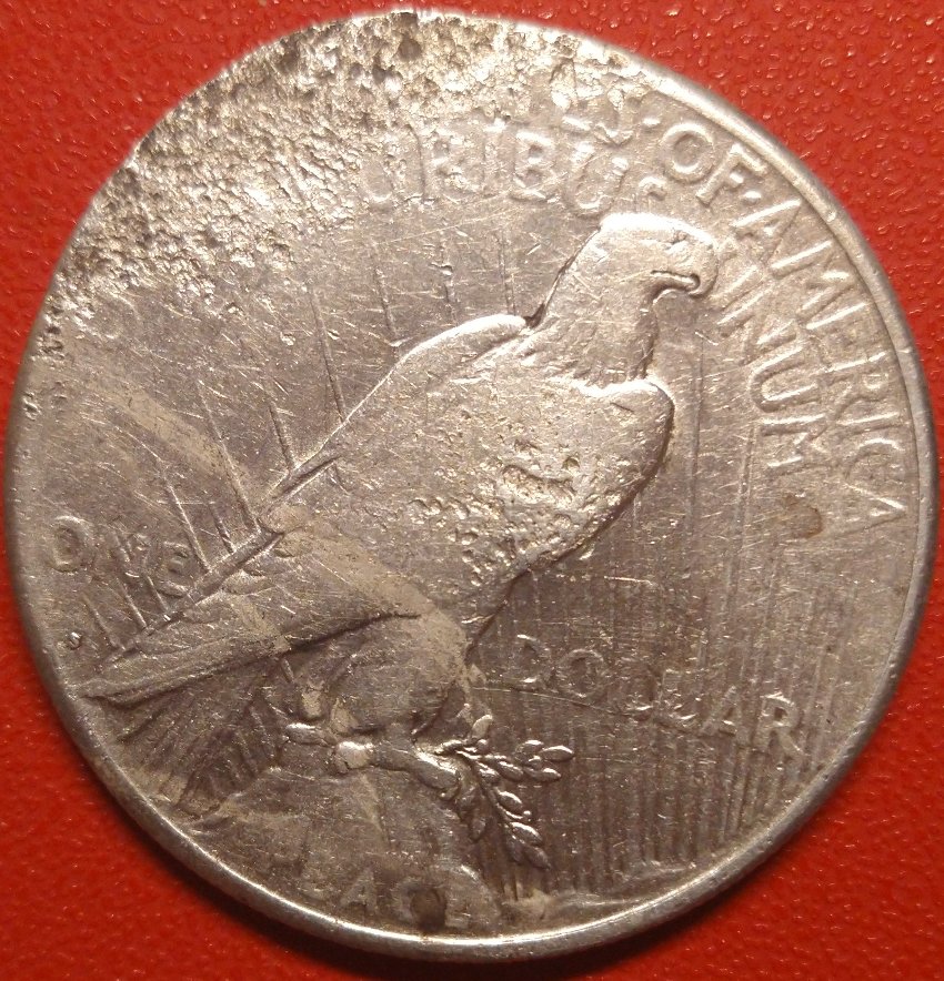 1922-S-,-Peace-Dollar---PMD-Or-Something-Else?-Damaged-Die?