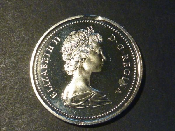 1972-Specimen-Strike-Cased-Silver-Dollar-With-Clip