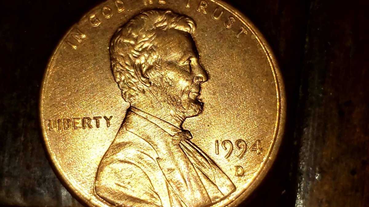 Could-Somebody-Help-Me-And-Tell-Me-If-This-Is-A-1994-D-Double-Ear-Lincoln-Memorial-Cent
