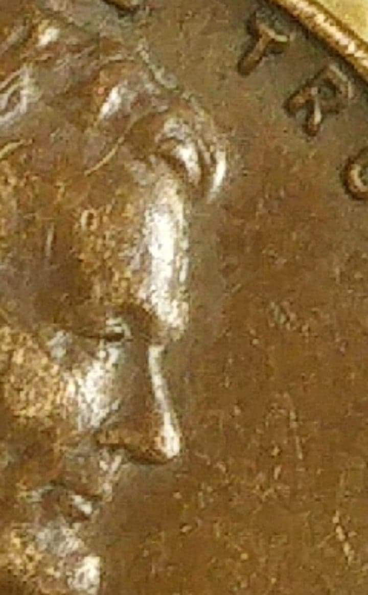 Is-The-Forehead-Of-Lincoln-Doubled,