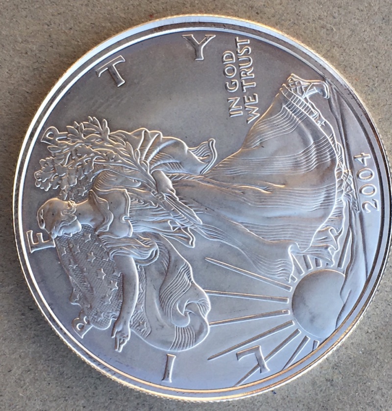 2004-Silver-Eagle-Error:-2-Diameters-On-The-Same-Coin