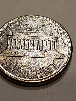 1990-Lincoln-Penny.-Error-On-Liberty-&-Date?