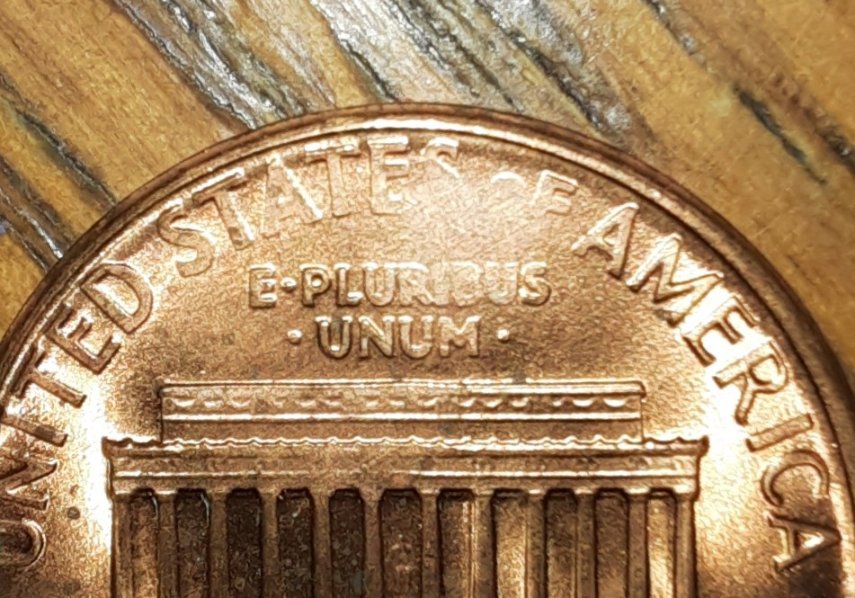 1988-Penny.-Is-The-Top-Of-The-Reverse-Faint-From-A-Grease-Strike?