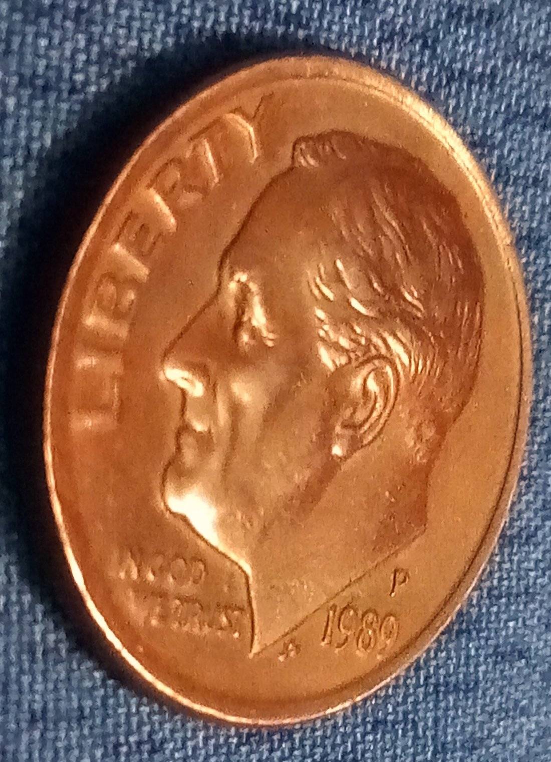 1989-P-Dime-Looks-Nice-Mint-Luster-But-Wrong-Color?-Please-Inform