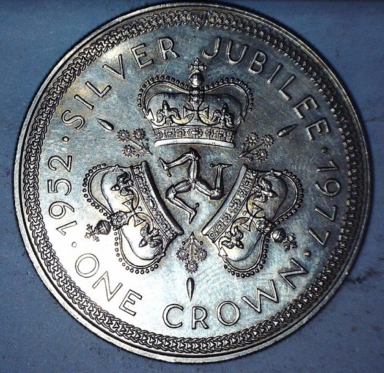 1977-Isle-Of-Man-Jubilee-One-Crown