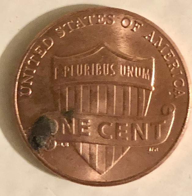 2019-Lincoln-Penny-Has-Something-Sticking-Out-If-It