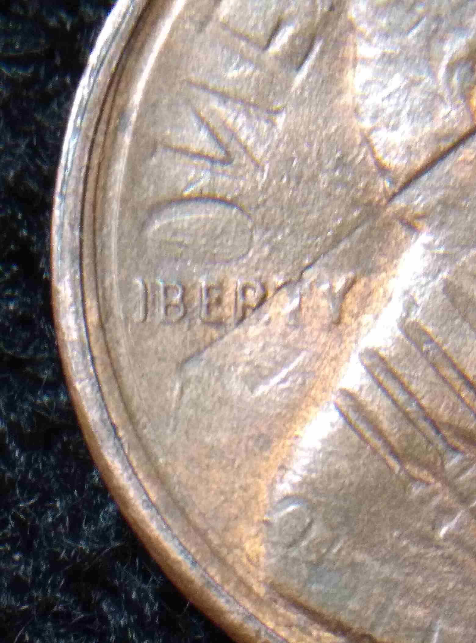 1985-D-Lincoln-Memorial-Cent---What-Type-Of-Error-Is-This.--Should-I-Send-It-To-PCGS?-Vise-Job