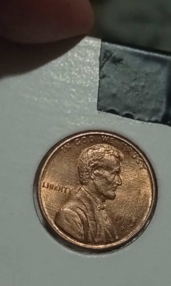 1983-D-Penny-With-Stripped-And-Glittery-Look