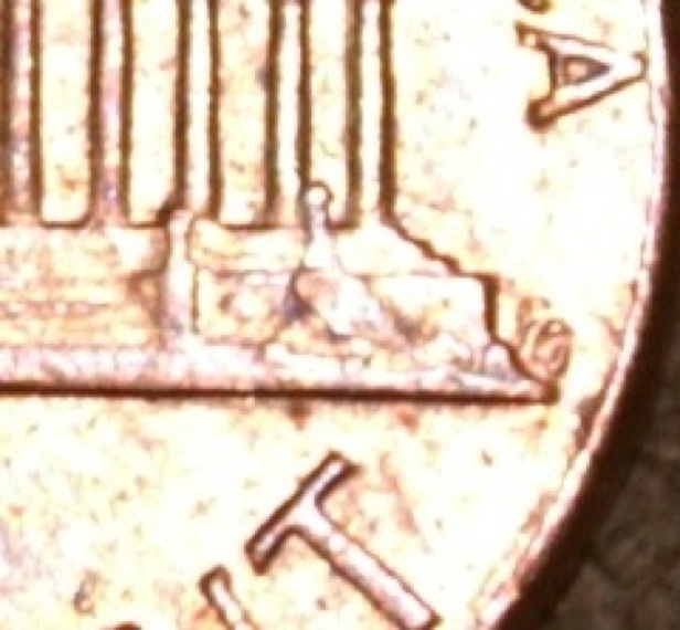 1983-Lincoln-Memorial-Cent-With-Extra-Post-At-The-Bottom-Of-The-Steps