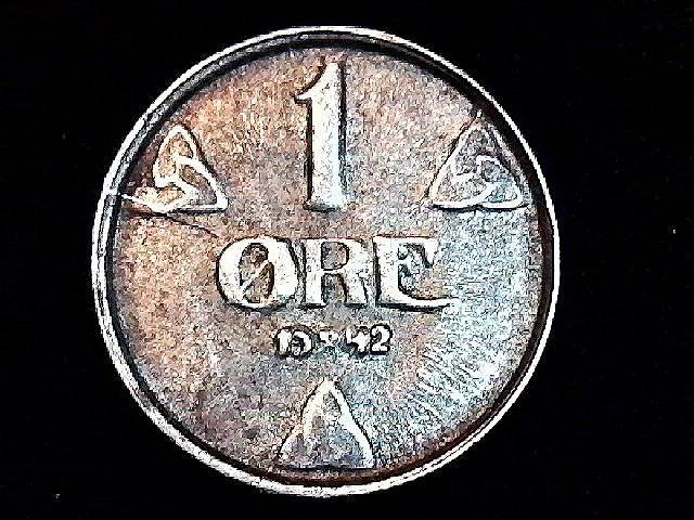 Post-A-Coin-Or-Medal-With-A-Die-Crack!