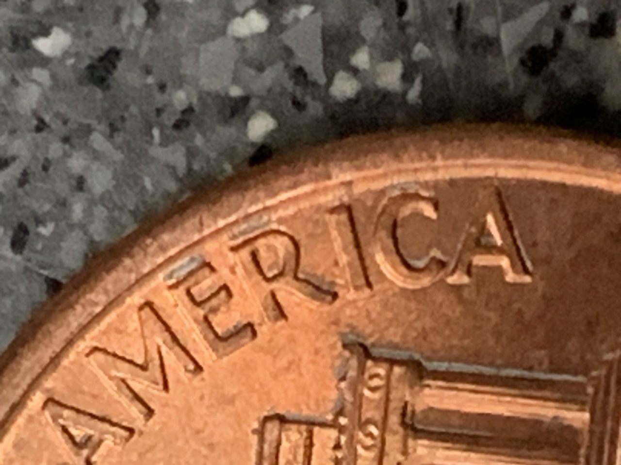 1989-Penny-Scars-Around-Letters-And-Mint-Mark