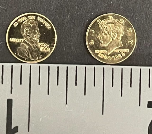Cool-And-Tiny-JFK-Half-Dollar-And-Lincoln-Penny-14k-Gold-Rounds