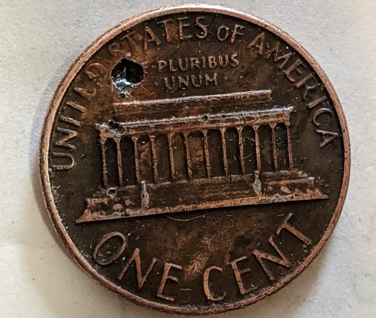 1983-Lincoln-Memorial-Cent,-Off-Center?-Hole?