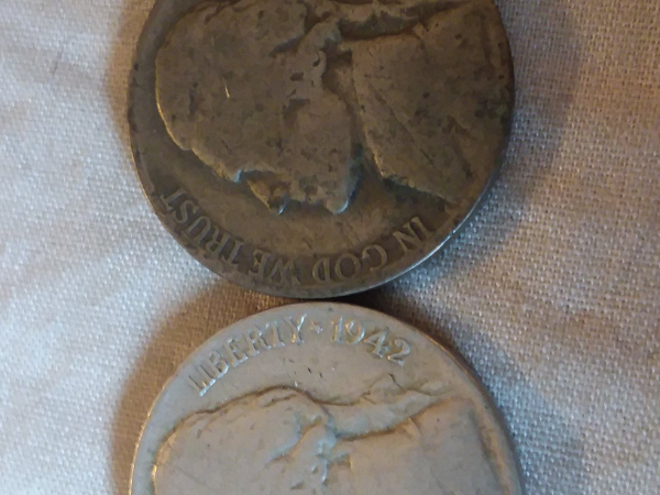 1945-D-Nickel-Very-Dark-In-Color-Is-This-An-Error
