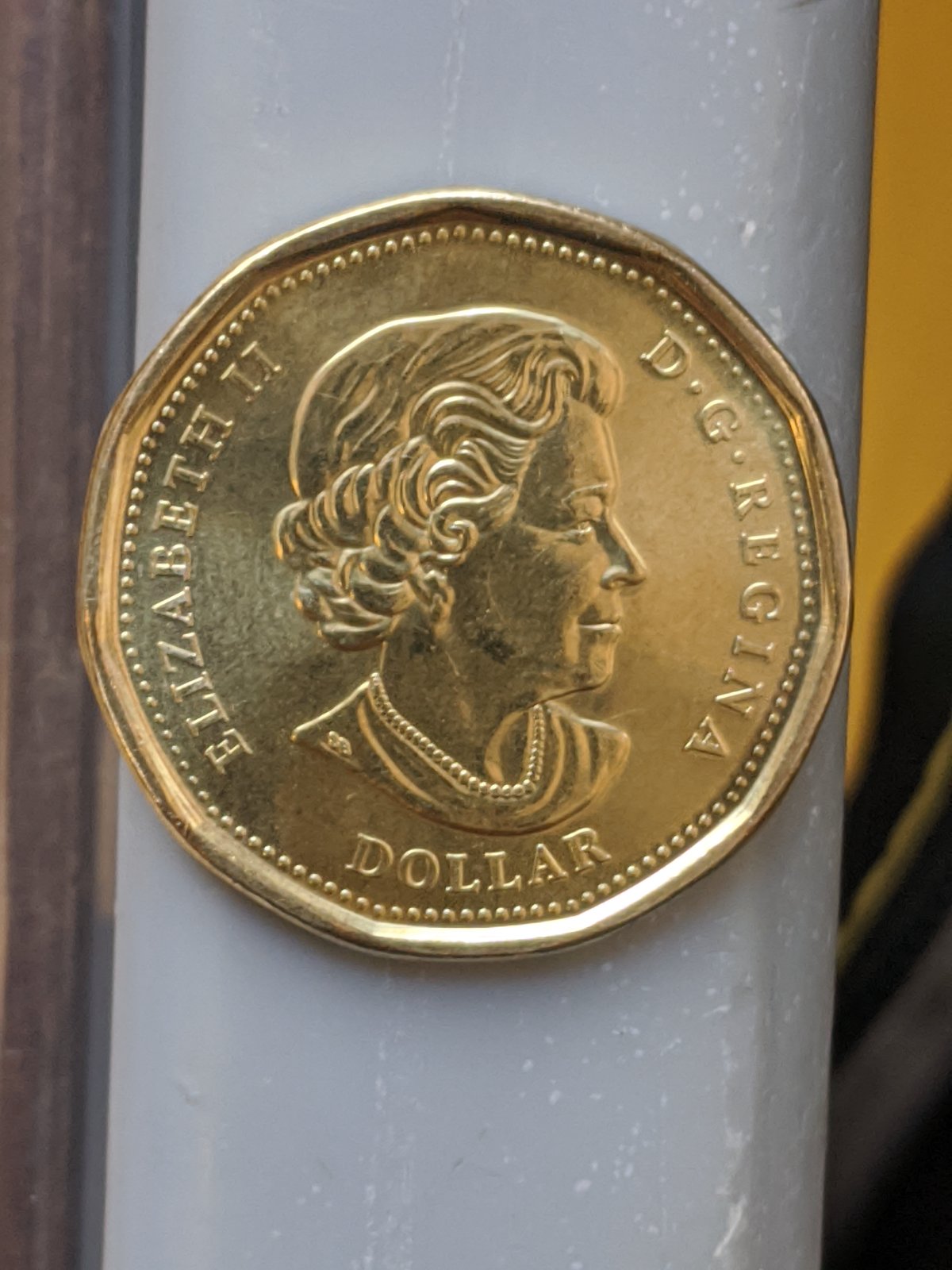 1945-2020-Commemorative-Loonie.