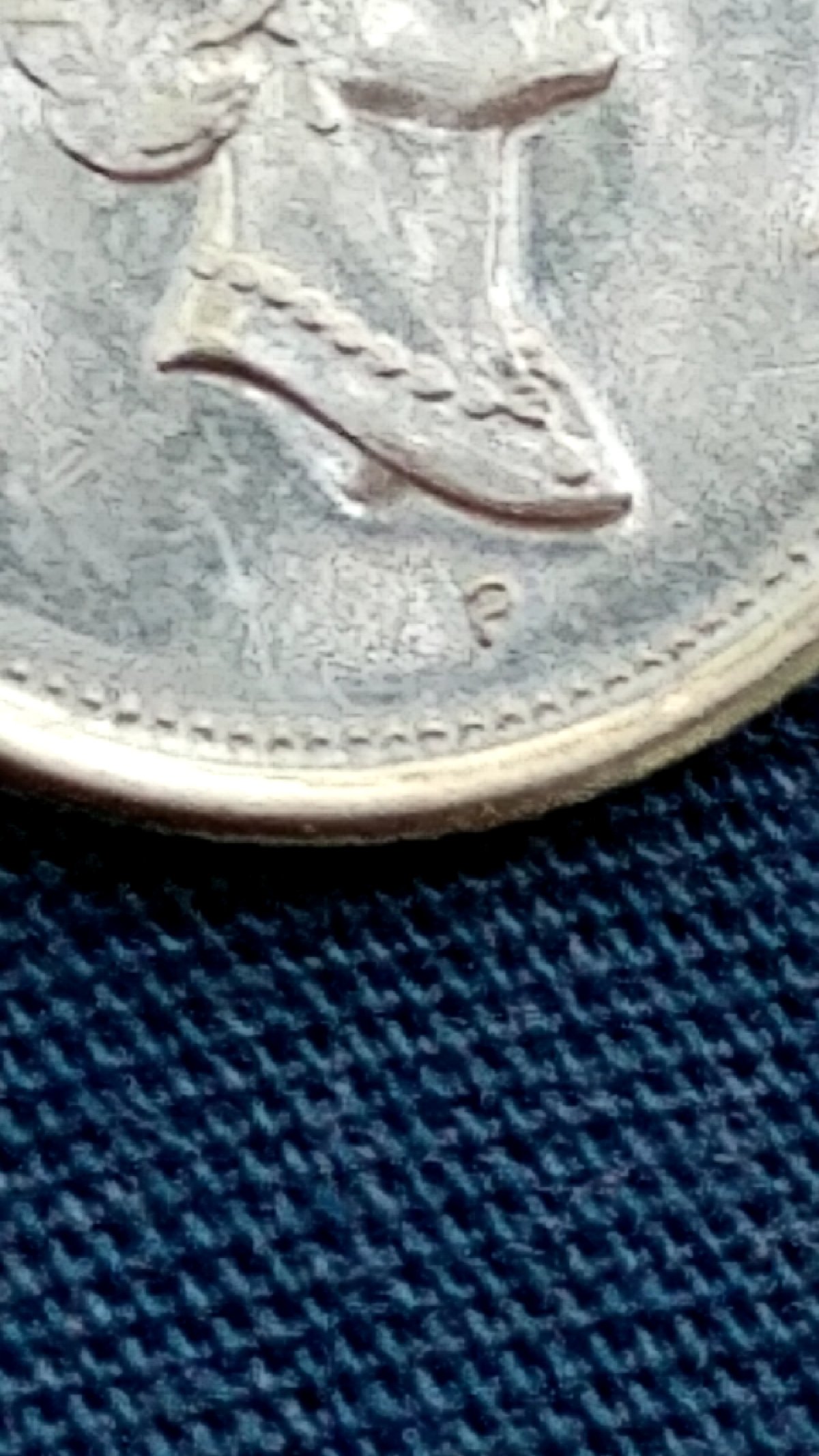 2001-Dime,-Die-Chip-Or-Gas-Bubble?