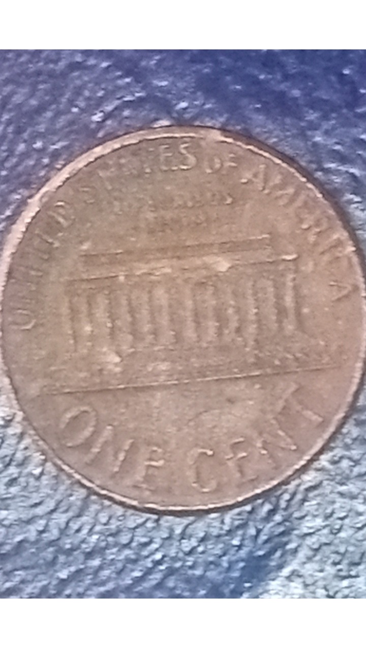 2002-D--Lincoln-Cent.-Bigger-Than-Most-Pennies-And-Oddly-Colored