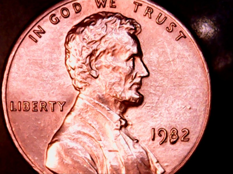 1982-P-Small-Date-With-Cud-On-8-0f-Date