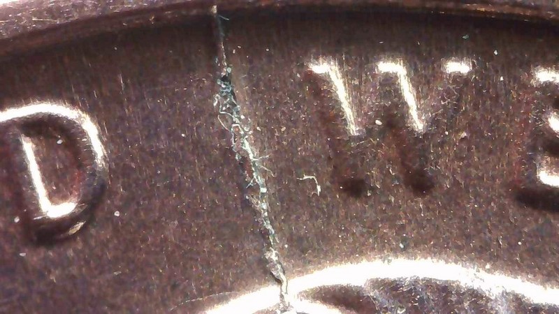 1999-P-LMC-W-/-Features