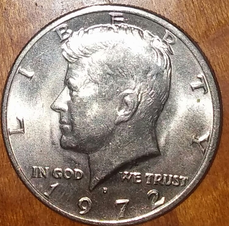 1972-Half-Dollar-Is-This-Doubled-On-The-Neck?or-MD?