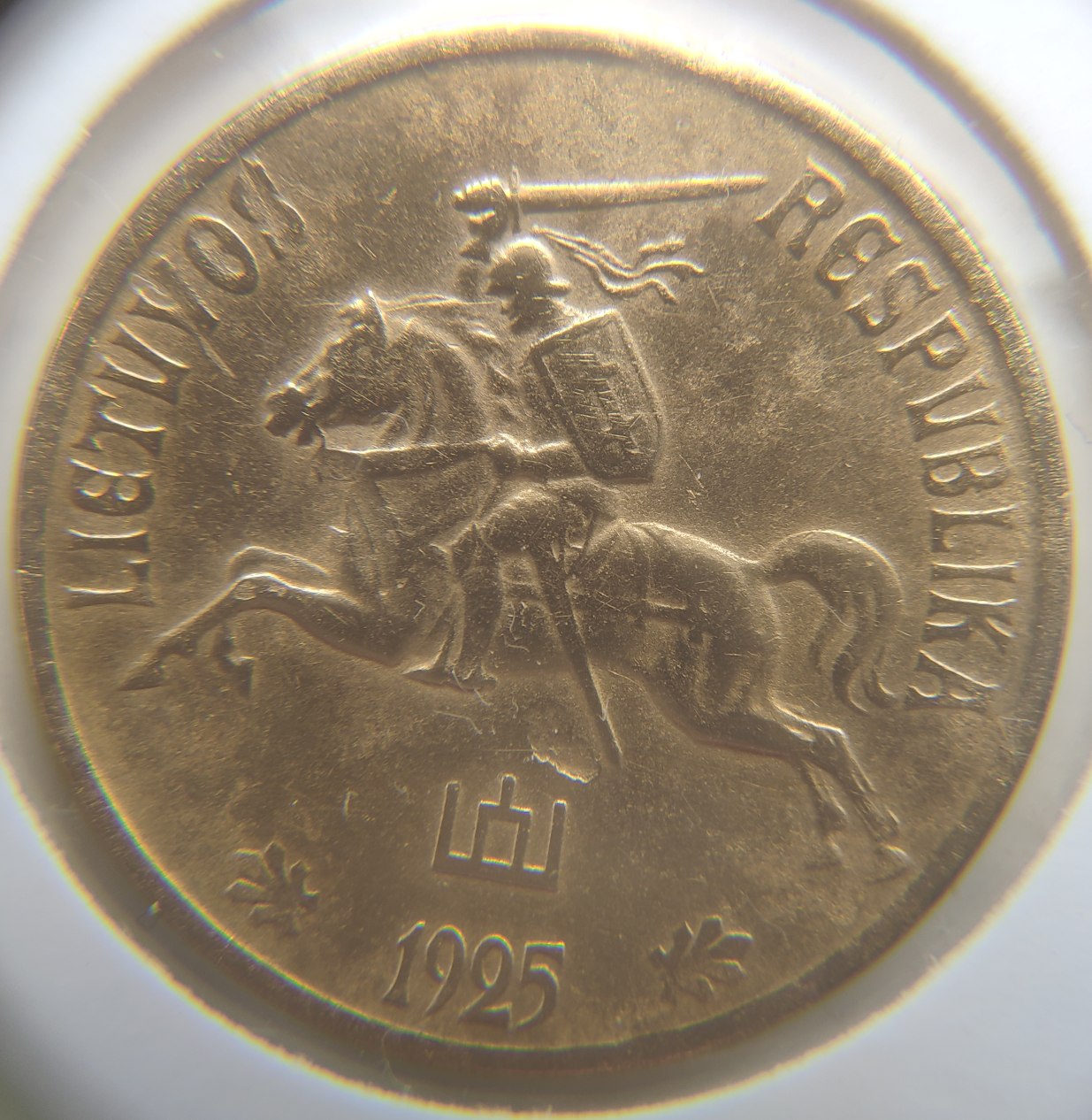 Lithuania-1925-20-Centu,-Grade-And-Comparison