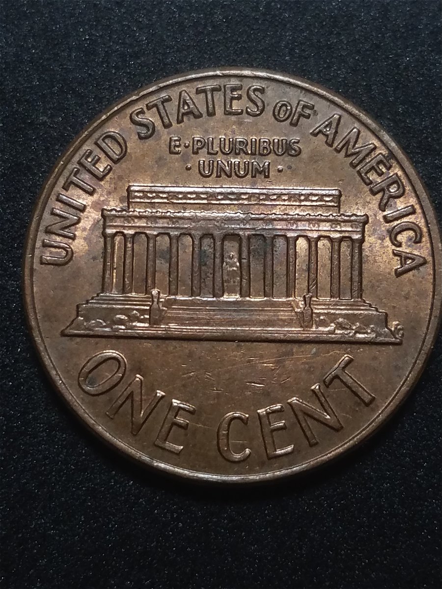 1969-D-Lincoln-Memorial-Cent-With-An-Unsual-Error
