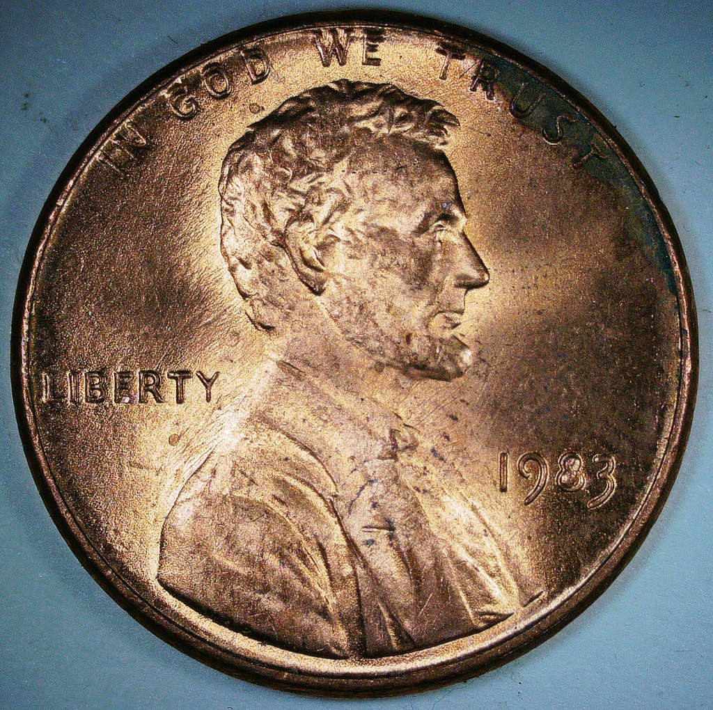 1983-Lincoln-Cent,-Extra-Material-In-Number-8-In-Year