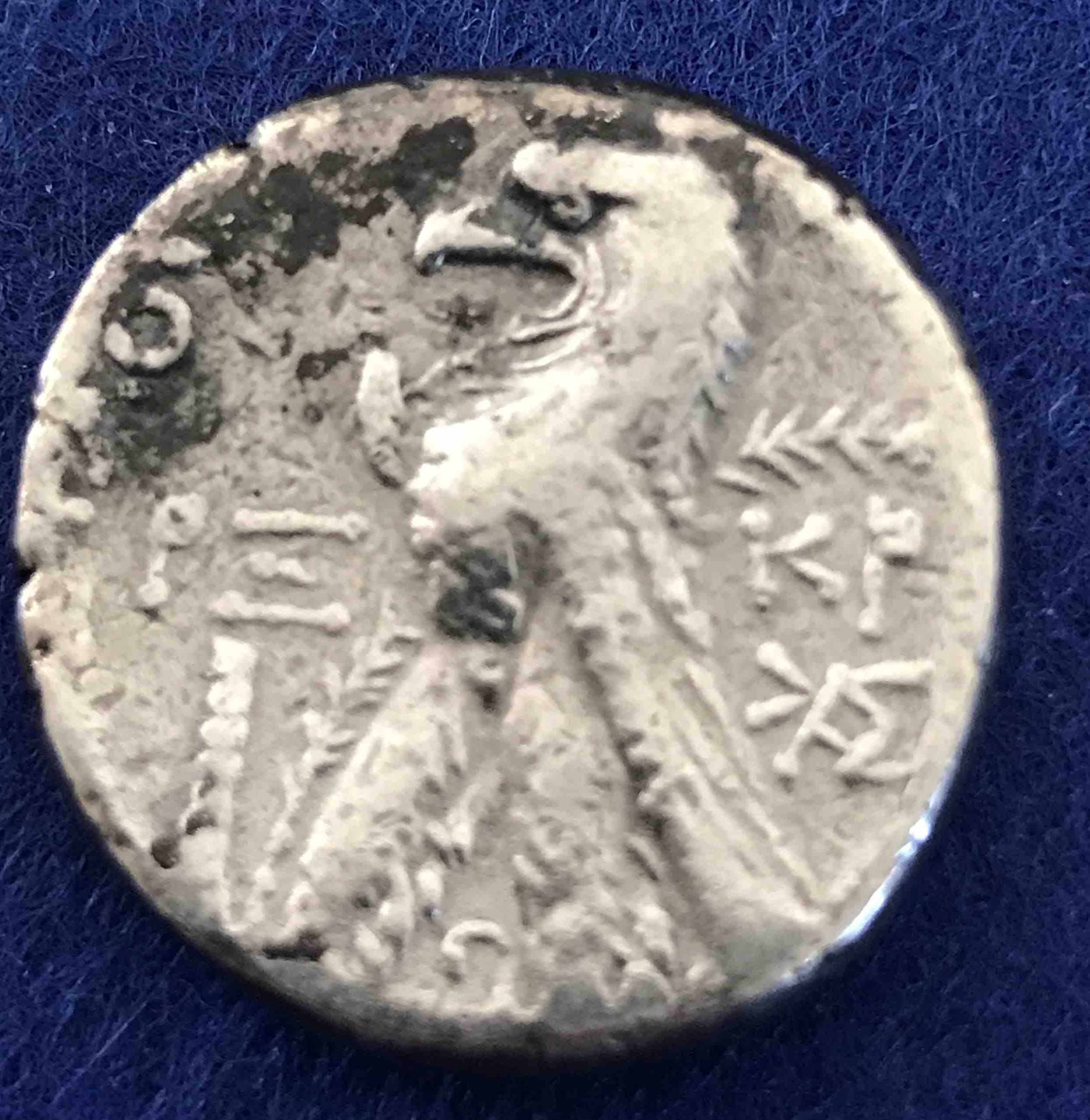 Removing-Adhesive-On-Coins