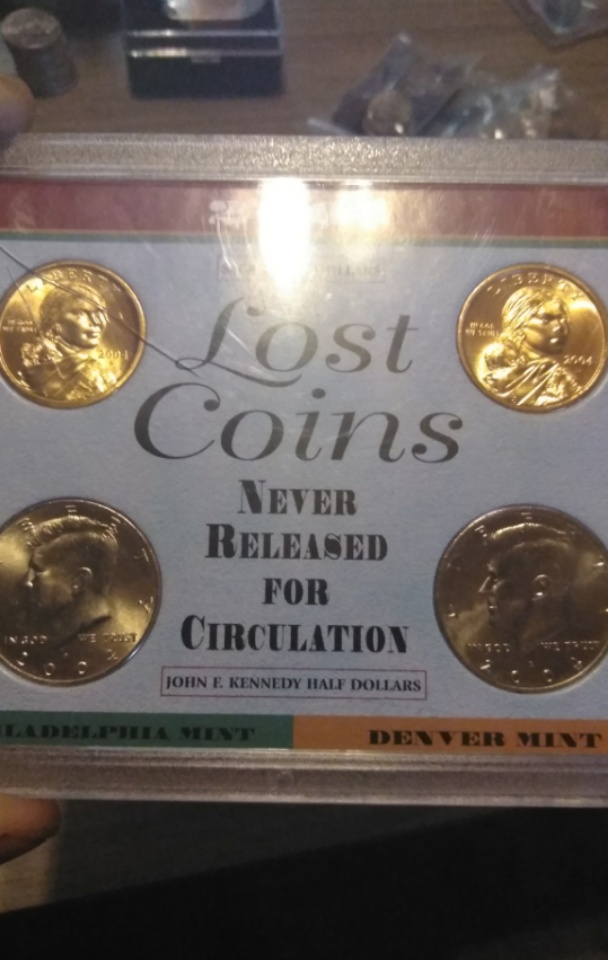 2004-Kennedy-Halves-And-Sacagawea-Dollars-Set-Uncirculated