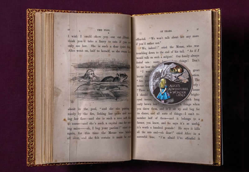 The-Royal-Mint-Celebrates-The-Ever-Popular-Alice's-Adventures-In-Wonderland-On-Official-UK-Coin