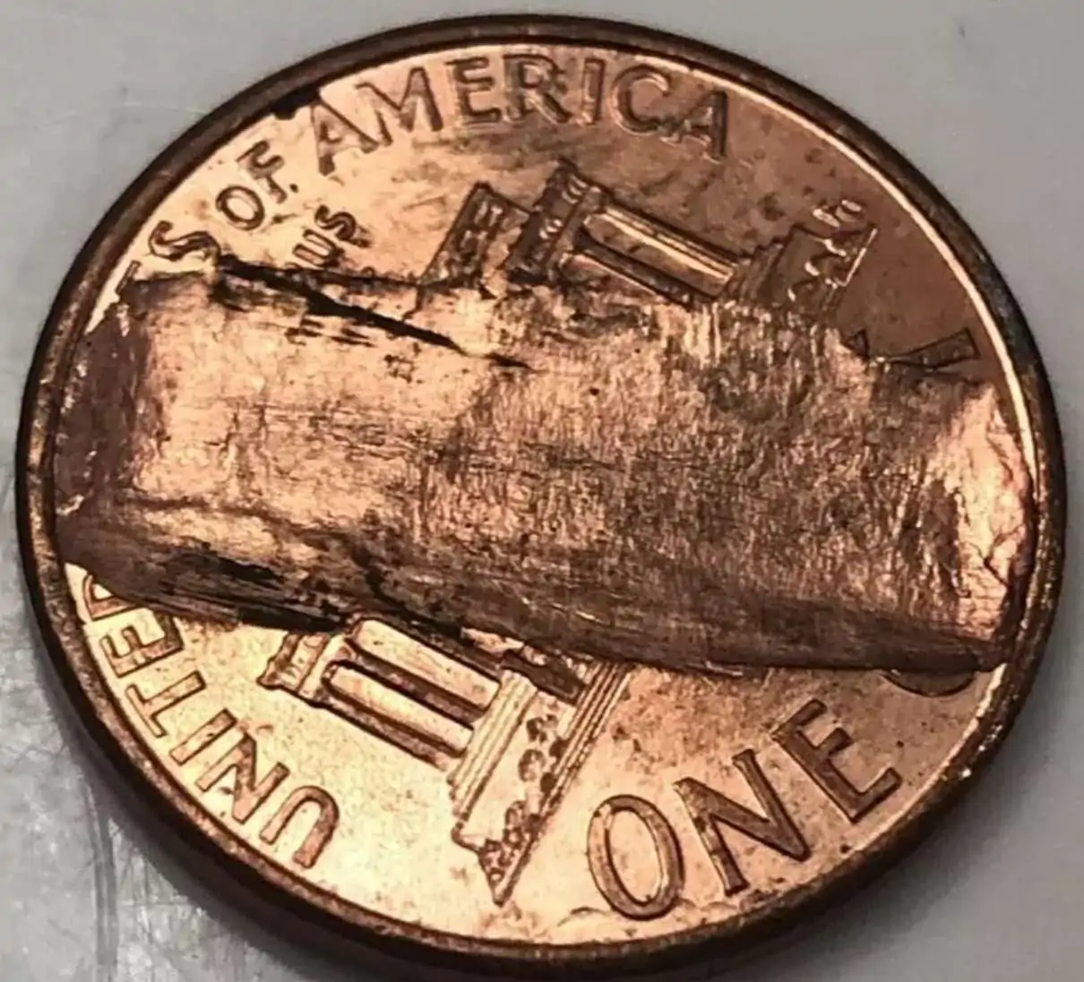 Error-Highlight:-2004-Lincoln-Memorial-Cent-Massive-Strike-Through