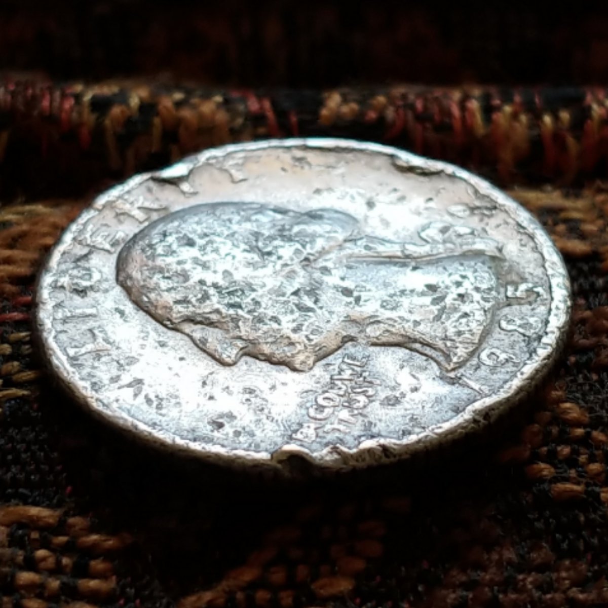 Newbie-Q,-1985-Quarter-Error,-Any-Idea-What-Caused-This?