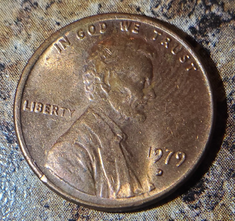Grease-Or-Strike-Error?-1979-D-Penny