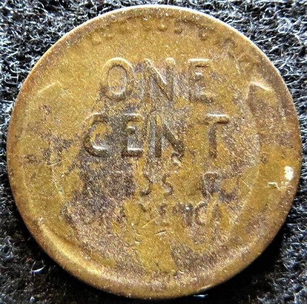1922-Lincoln-Cent.--Maybe-'No-D'.--Bad-Shape.--Stained?