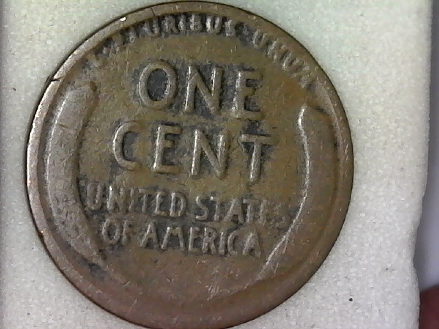 Various-Wheat-Cents.-Can-Someone-Explain-The-Gold-Lines-Please?