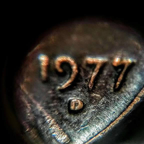 Lincoln-Cent-1977-With-An-Extra-7-?