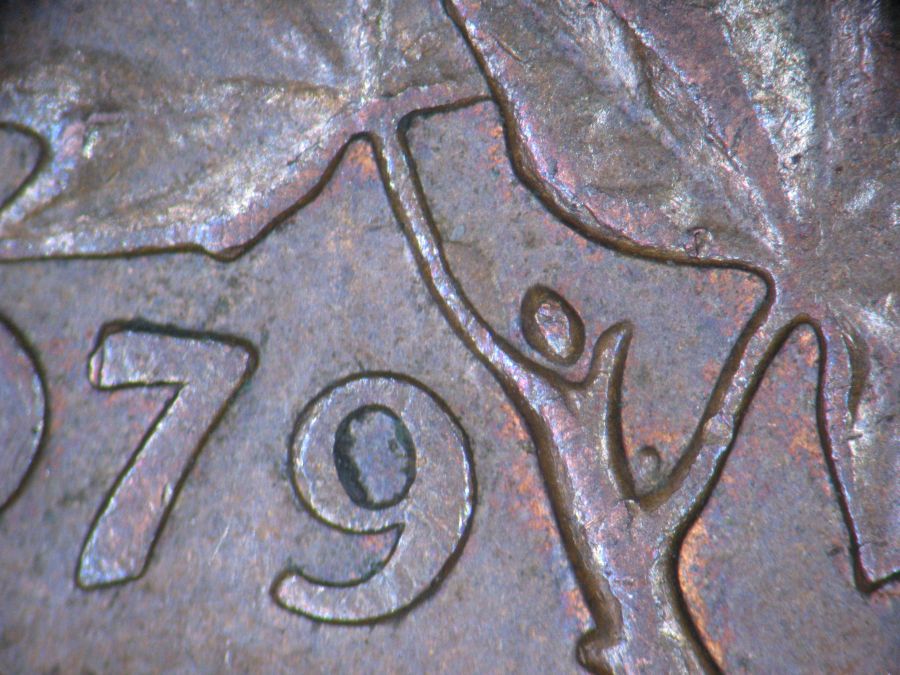1979-Canadian-1-Cent-Hanging---Ragged-Fissure-Clip