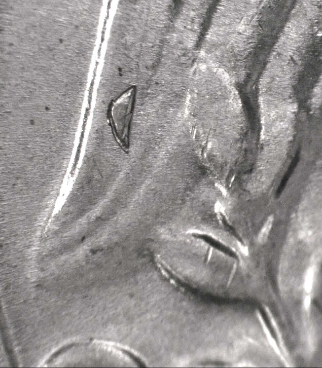 Two1962-P-Washington-25c-With-Identical-Half-Moon-Shape-Die-Chips-On-Wing!